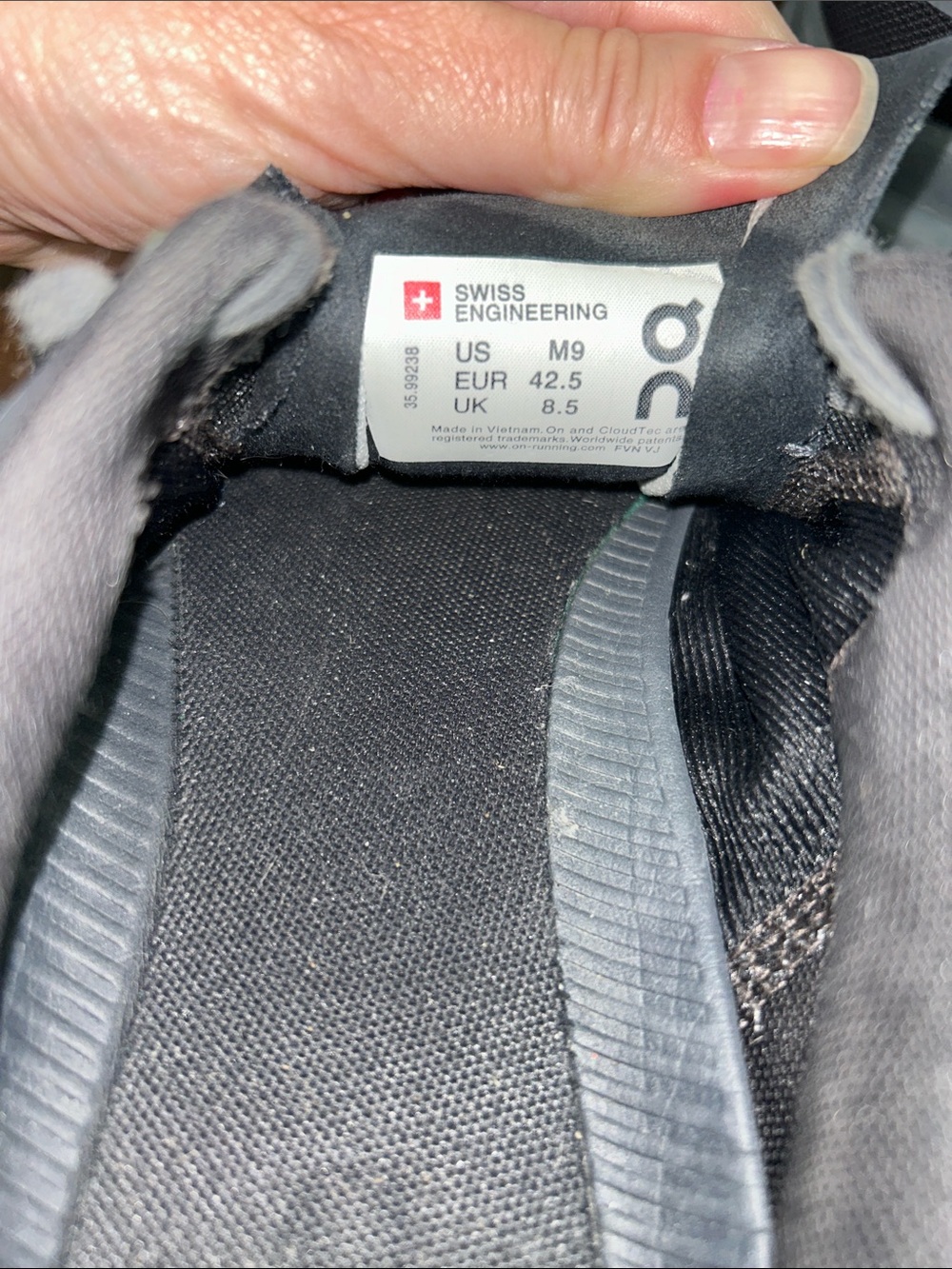 On Men’s Athletic Running Shoe - Black & Gray - Picture 7 of 7